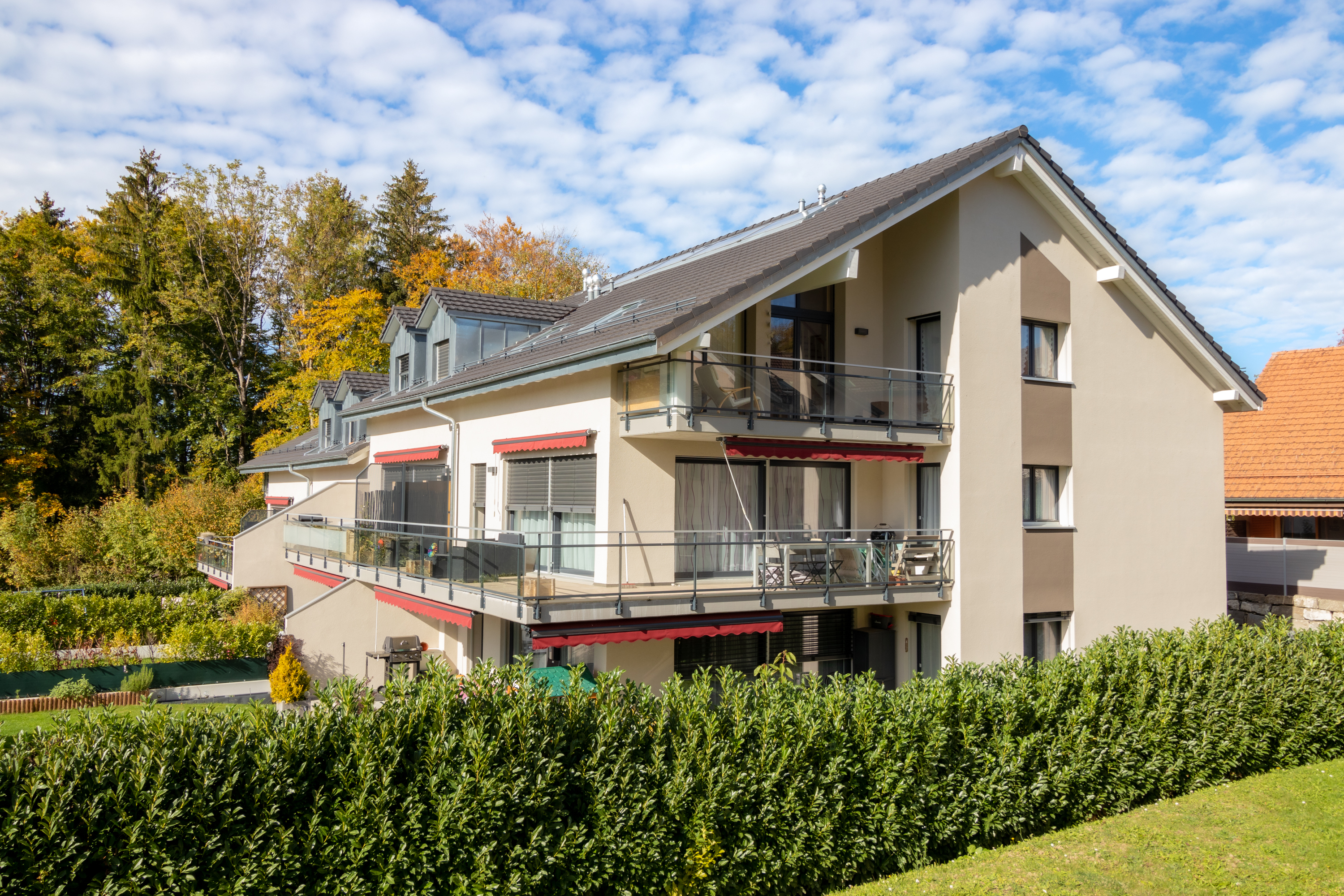 Projet immobilier à Oron-le-Châtel avec 14 appartements construits : l'extérieur.