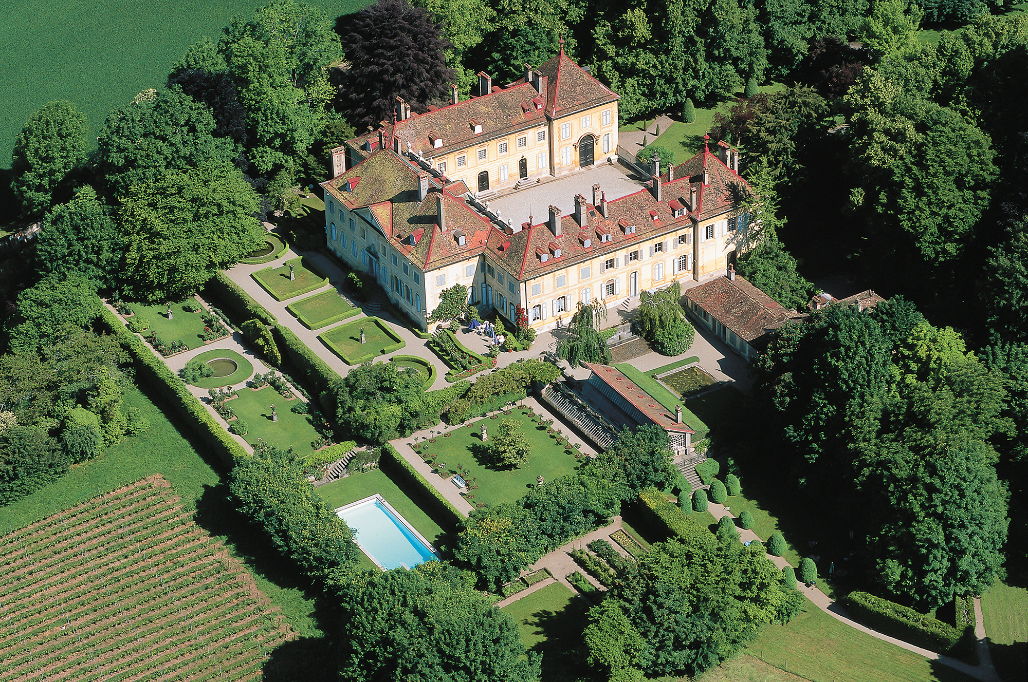 Château d'Hauteville sold by Riviera Properties