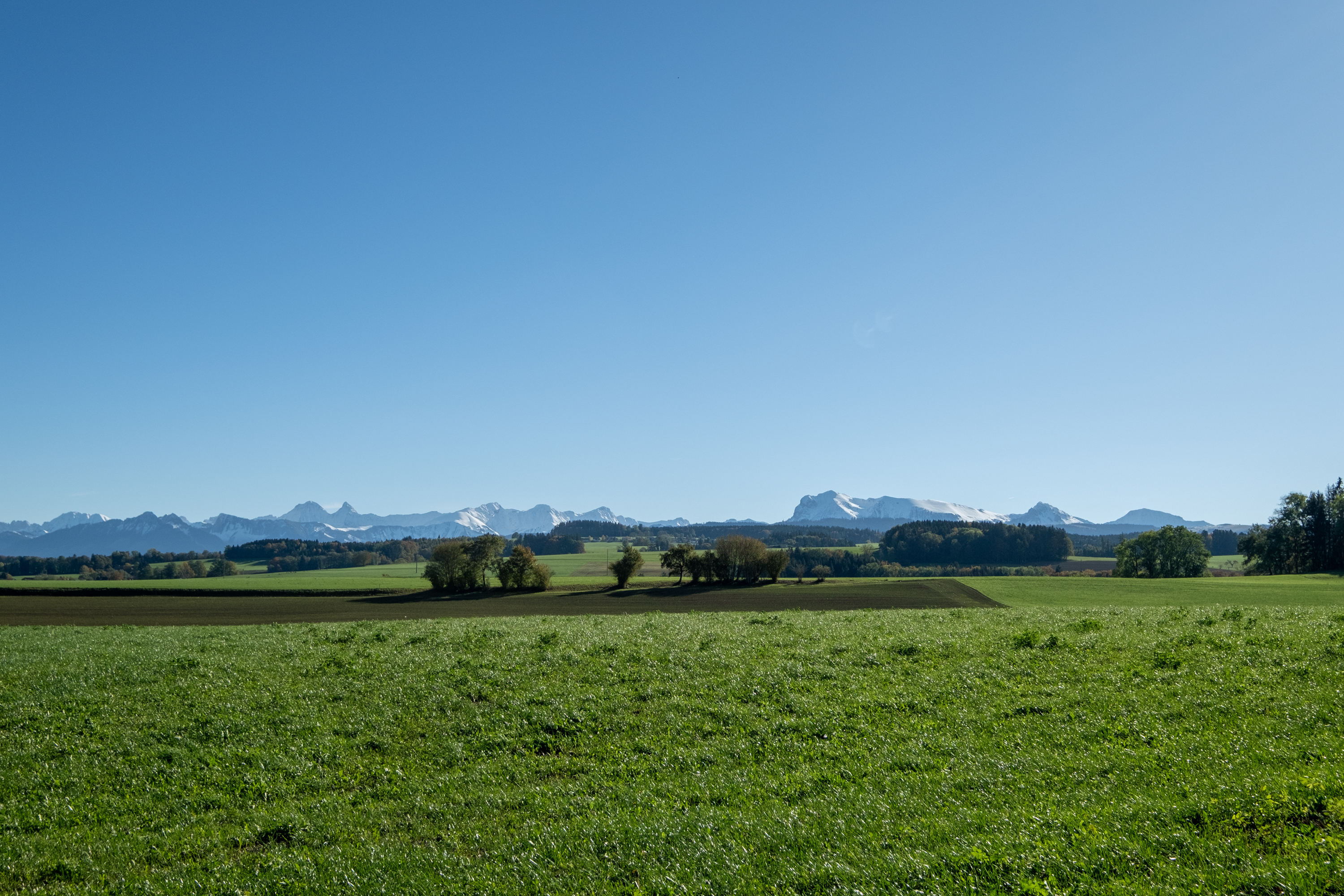 La vue sur les montagnes, depuis le village de Siviriez où nous construisons une vingtaines d'appartements à vendre.