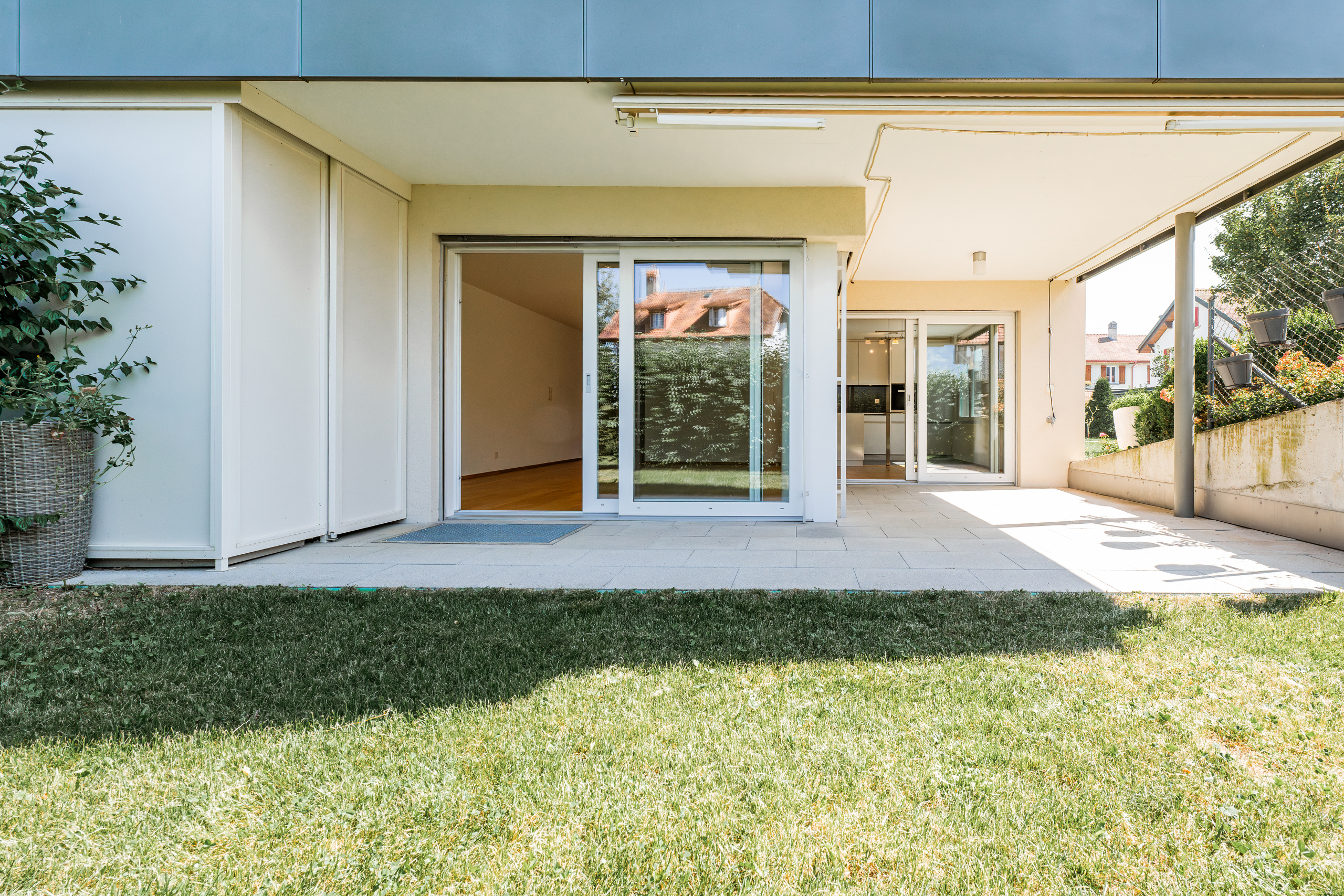 terrasse avec jardin privatif