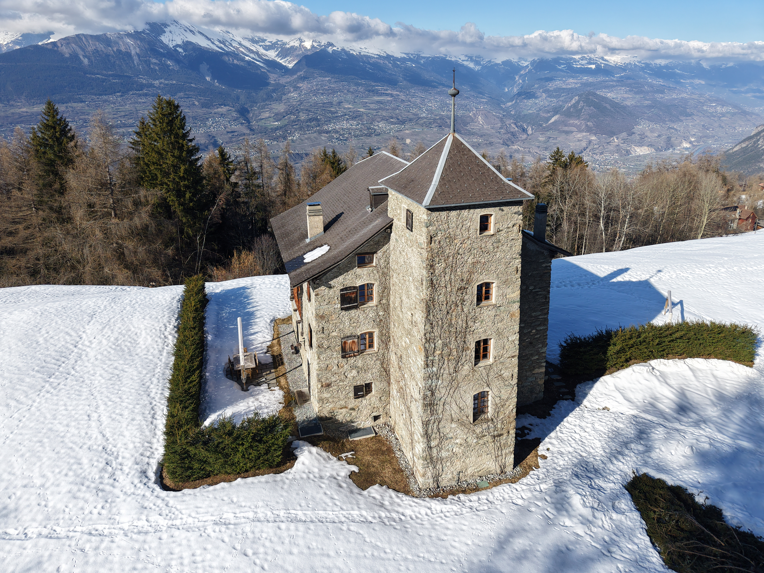 Exterior view 8