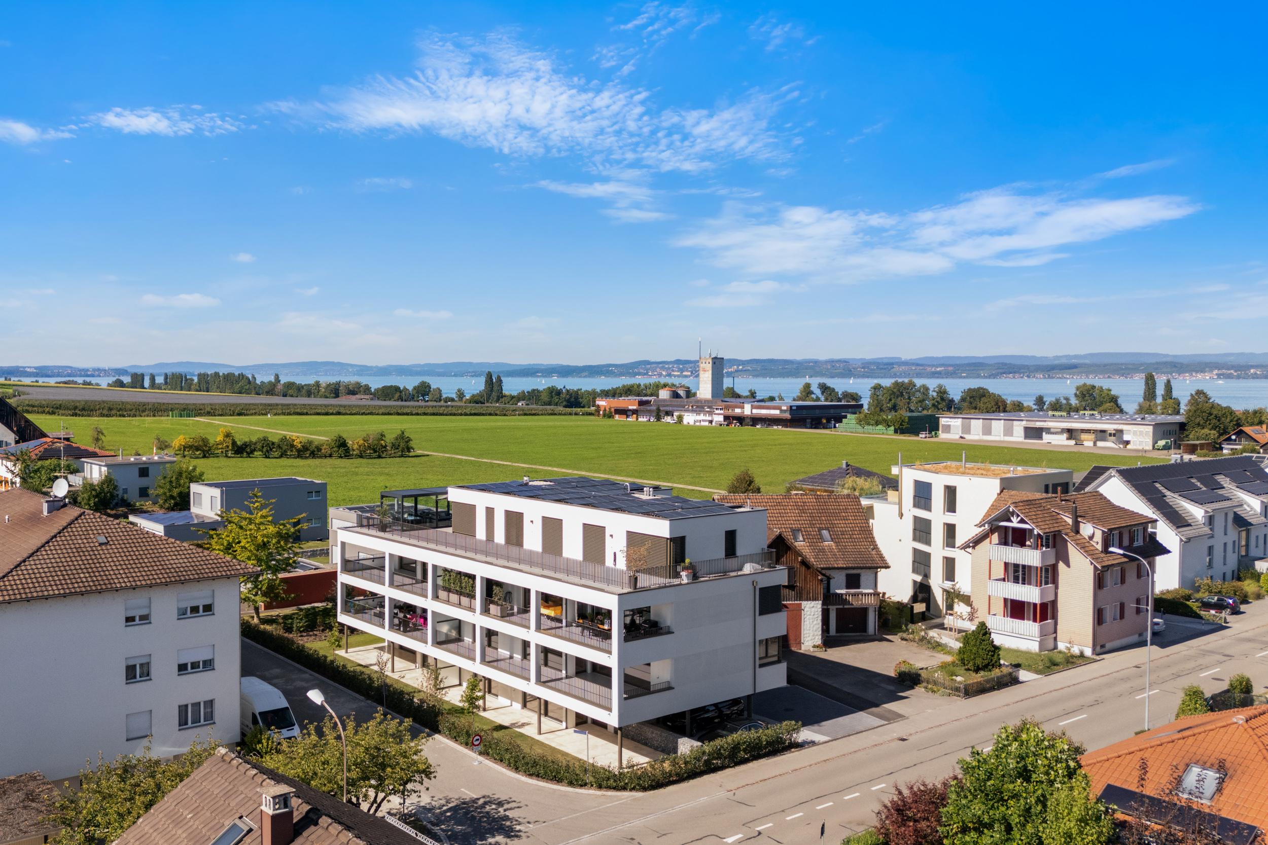 Top Lage - Die Infrastruktur des Alltags und der Bodensee in nächster Nähe.