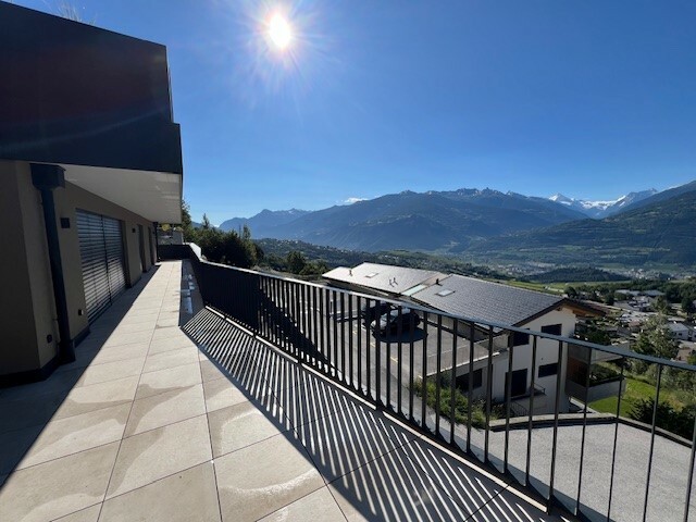 magnifique terrasse de 95 m2 - bel espace de 49 m2 Ouest et vaste balcon de 48 m2 plein Sud