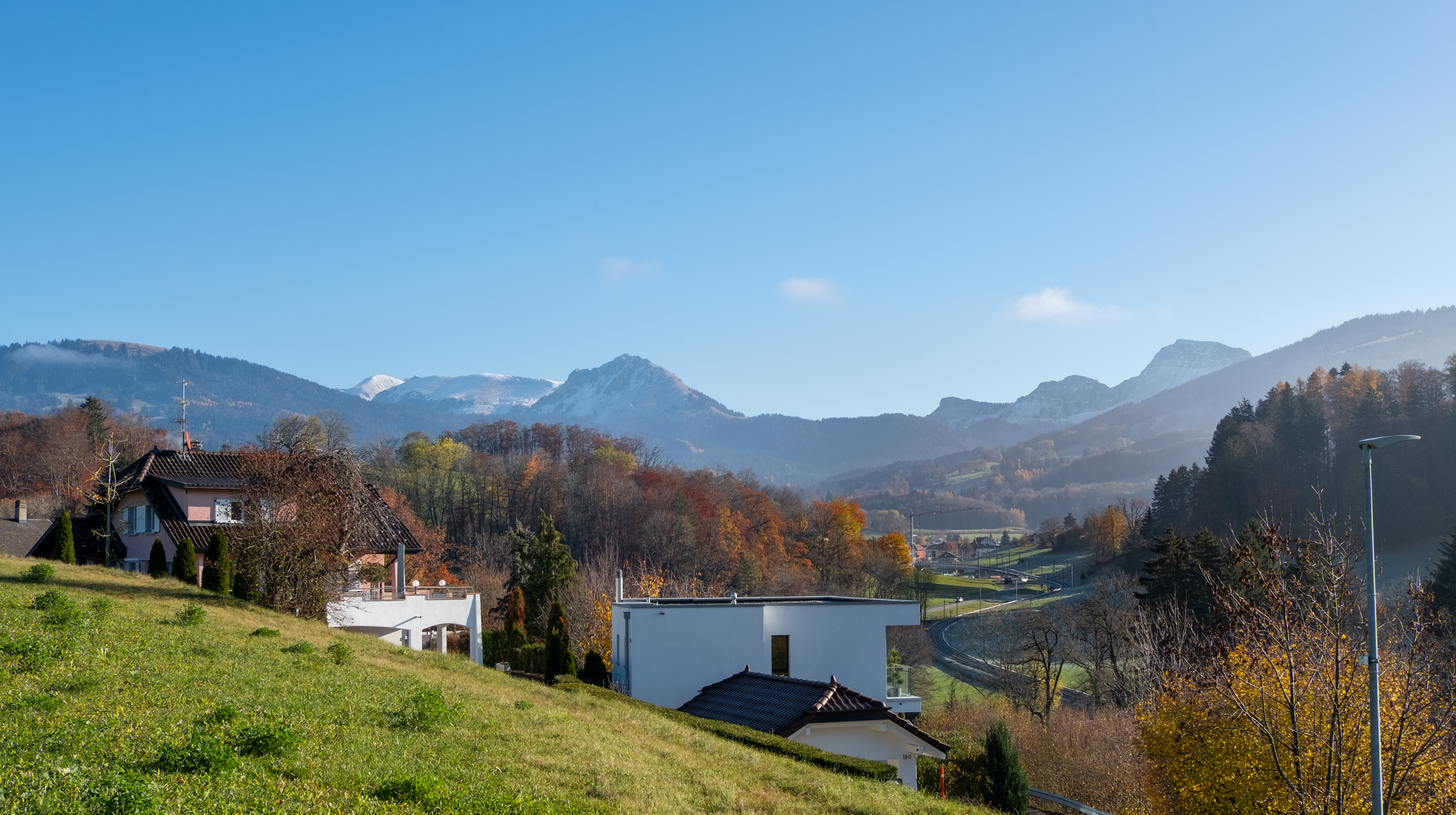 Appartements et maisons neufs à vendre à Remaufens : la vue sur les Préalpes.